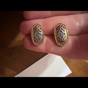 Kendra Scott Ellie Gold Stud
Earrings in Gold
Filigree Mix